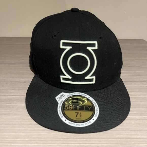 Green Lantern New Era 59Fifty Cap Size 7 1/2 Fitted Hat Glow In the Dark - Picture 2 of 6